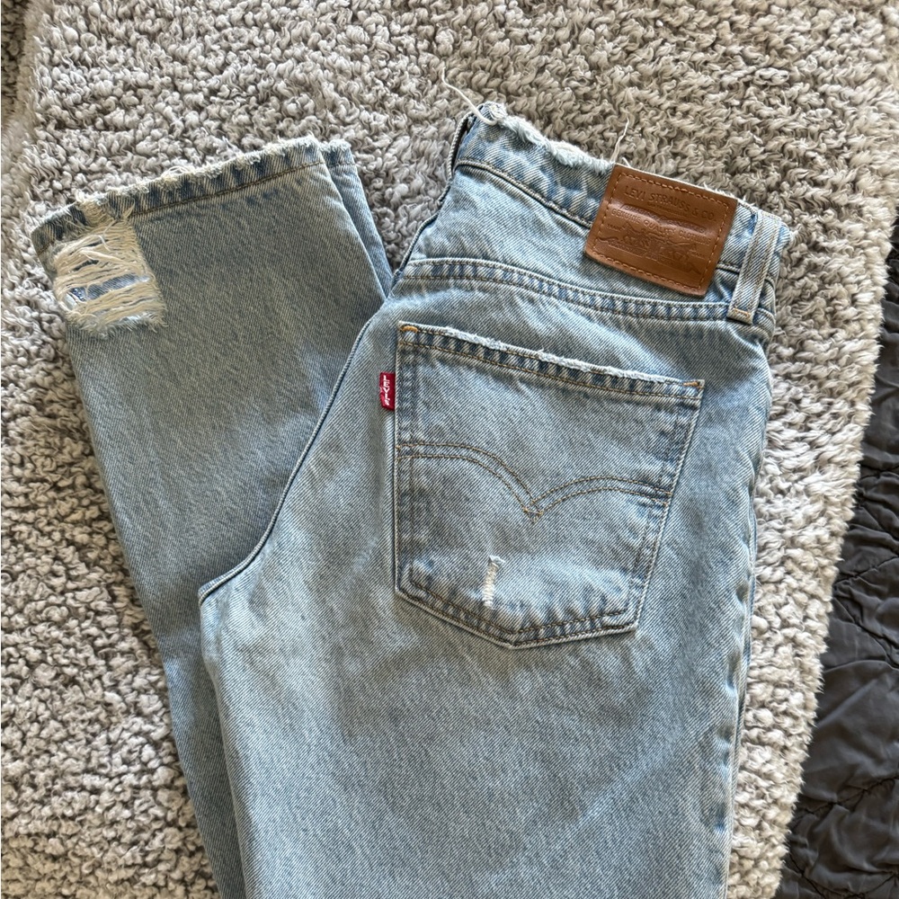 Levi’s Mid Rise - Picture 5 of 6